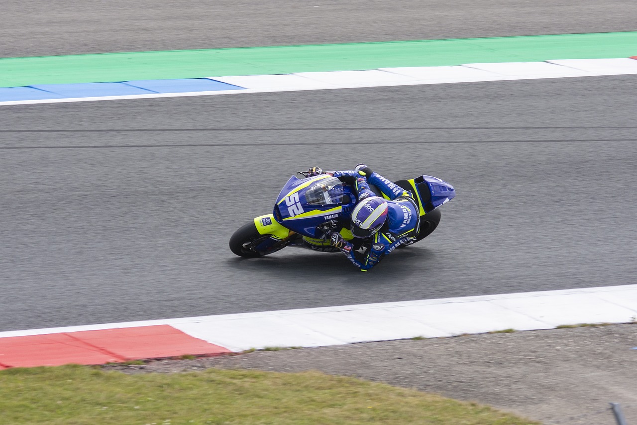 更是一段充 更是一段充